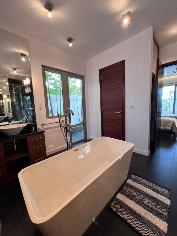 Villa Horizon By Dream Escapes, Beachfront Villa Pointe aux Canonniers Exterior foto